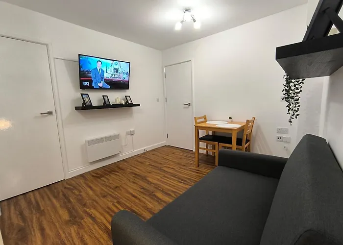 Flat On Harrow Market Street, Tube Station Is Very Close, Near Wembley And Central London