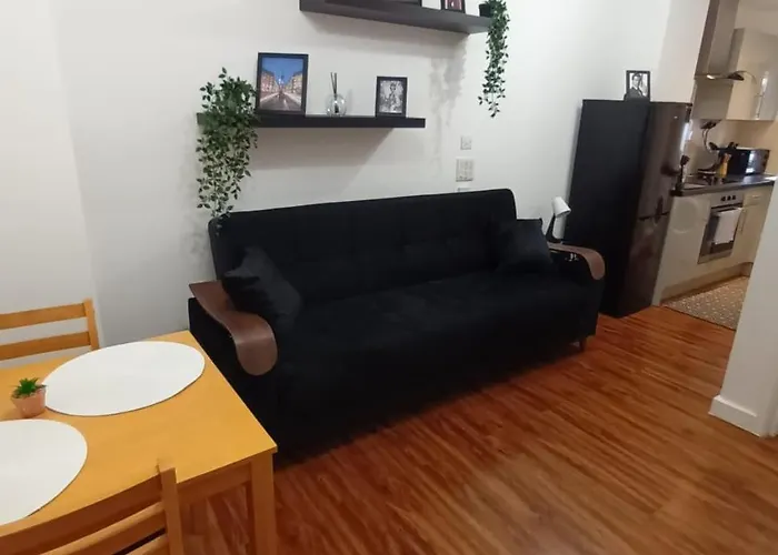 Flat On Harrow Market Street, Tube Station Is Very Close, Near Wembley And Central London