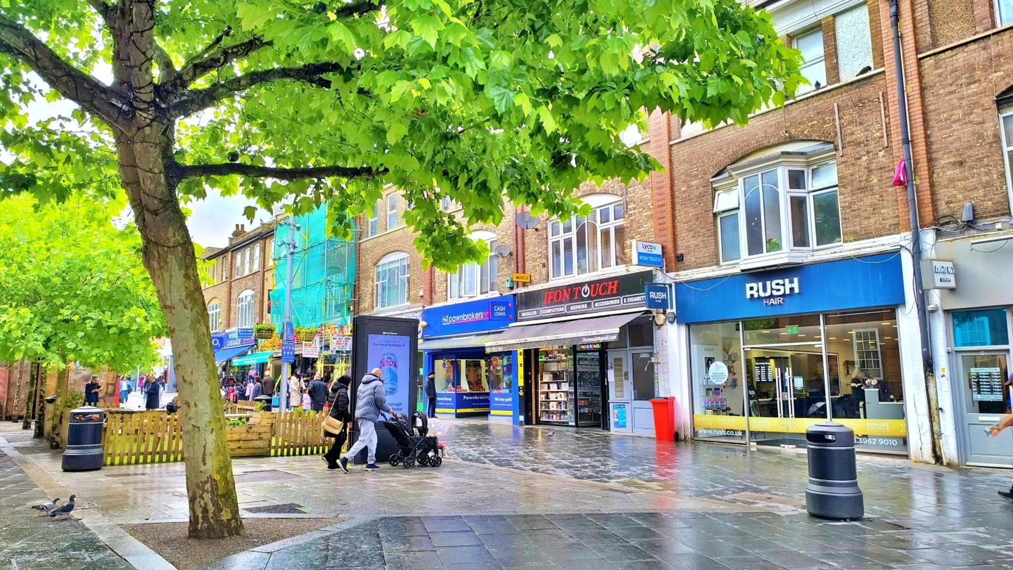 Ultra Next To Shopping Center And Station * Harrow