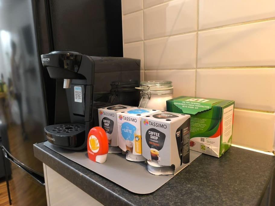 Flat On Market Street, Tube Station Is Very Close, Near Wembley And London * Harrow